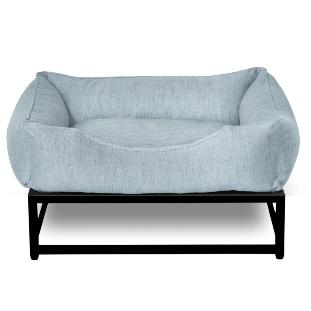 The FÜZI Elevated Dog Bed