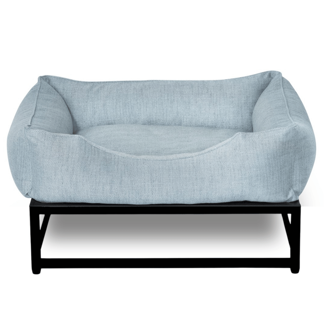 The FÜZI Elevated Dog Bed