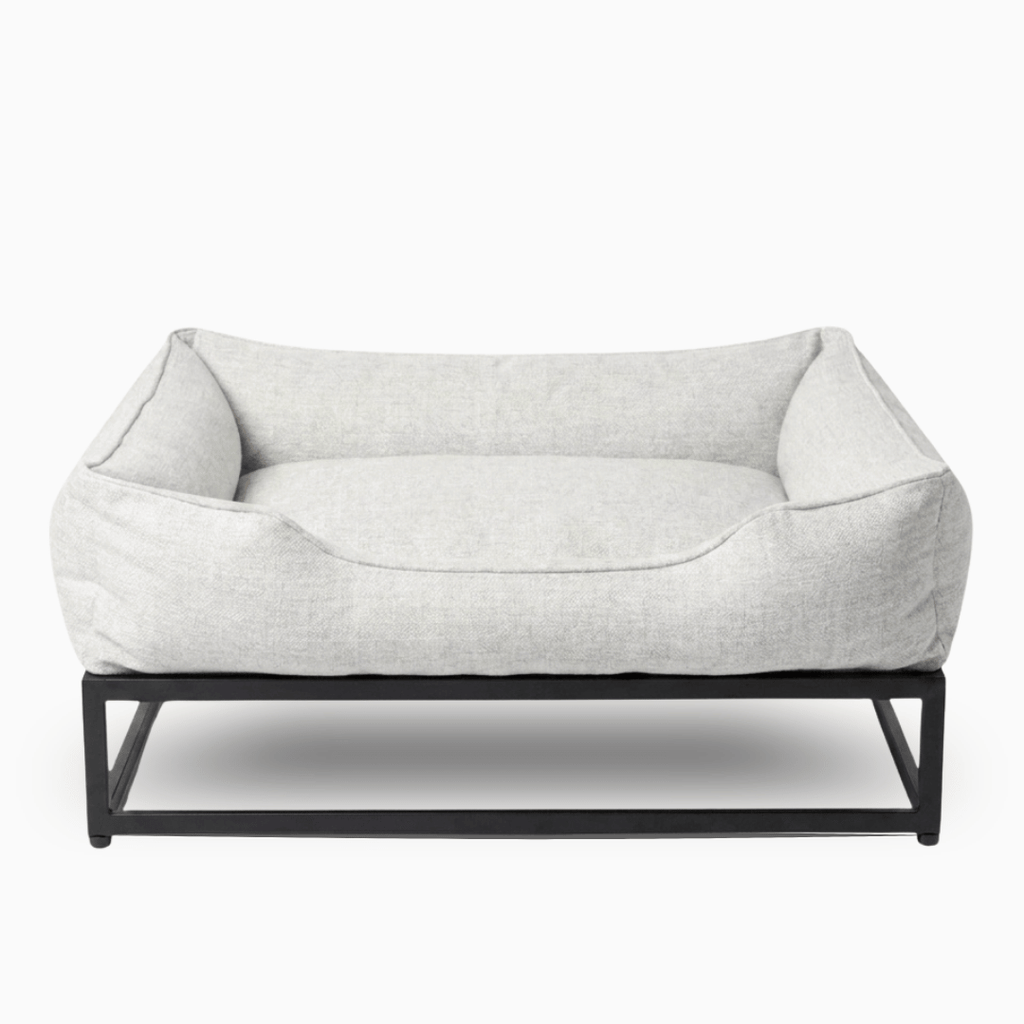 The FÜZI Elevated Dog Bed