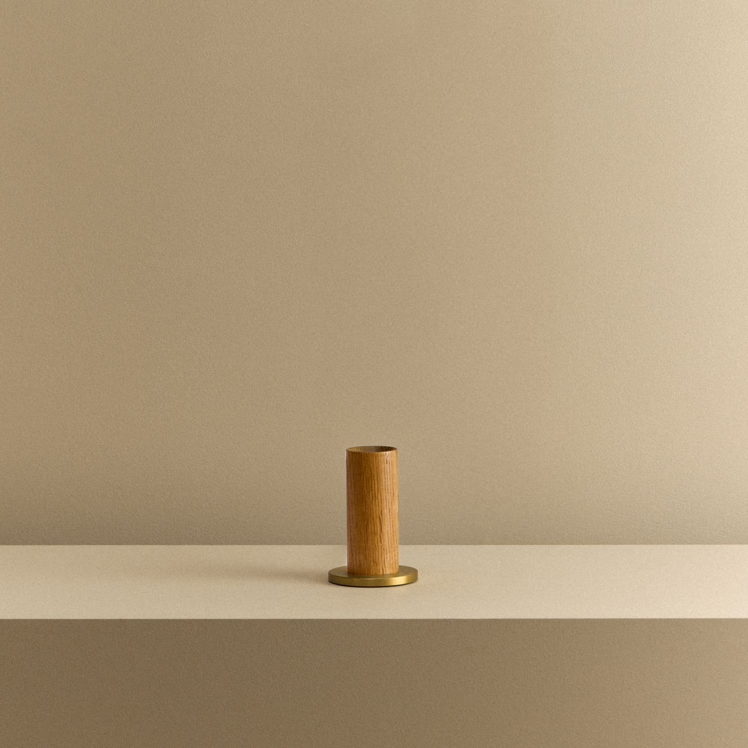 Knuckle Table Lamp in Oak
