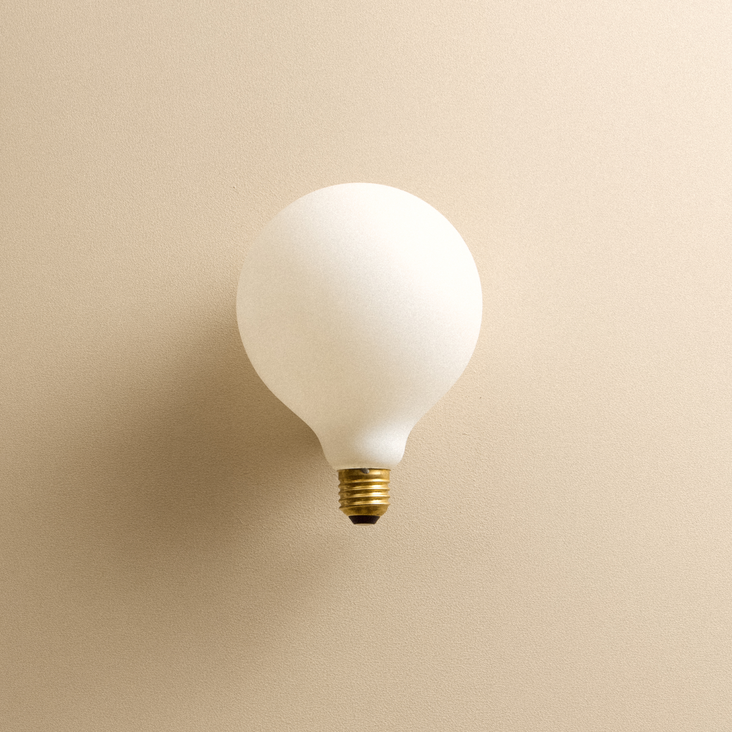 Porcelain III E26 LED Bulb
