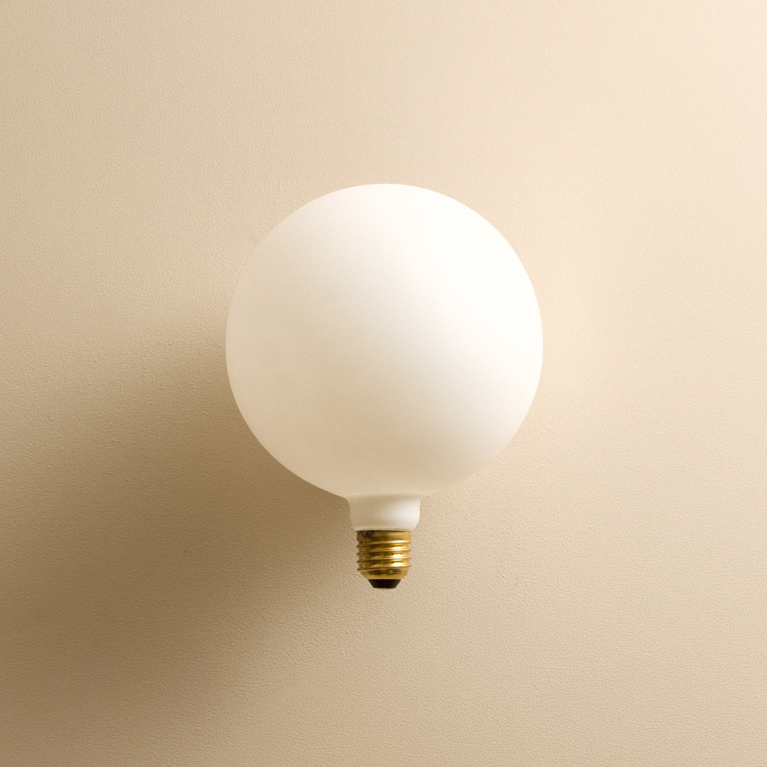 Sphere IV E26 Dim-to-Warm LED Bulb