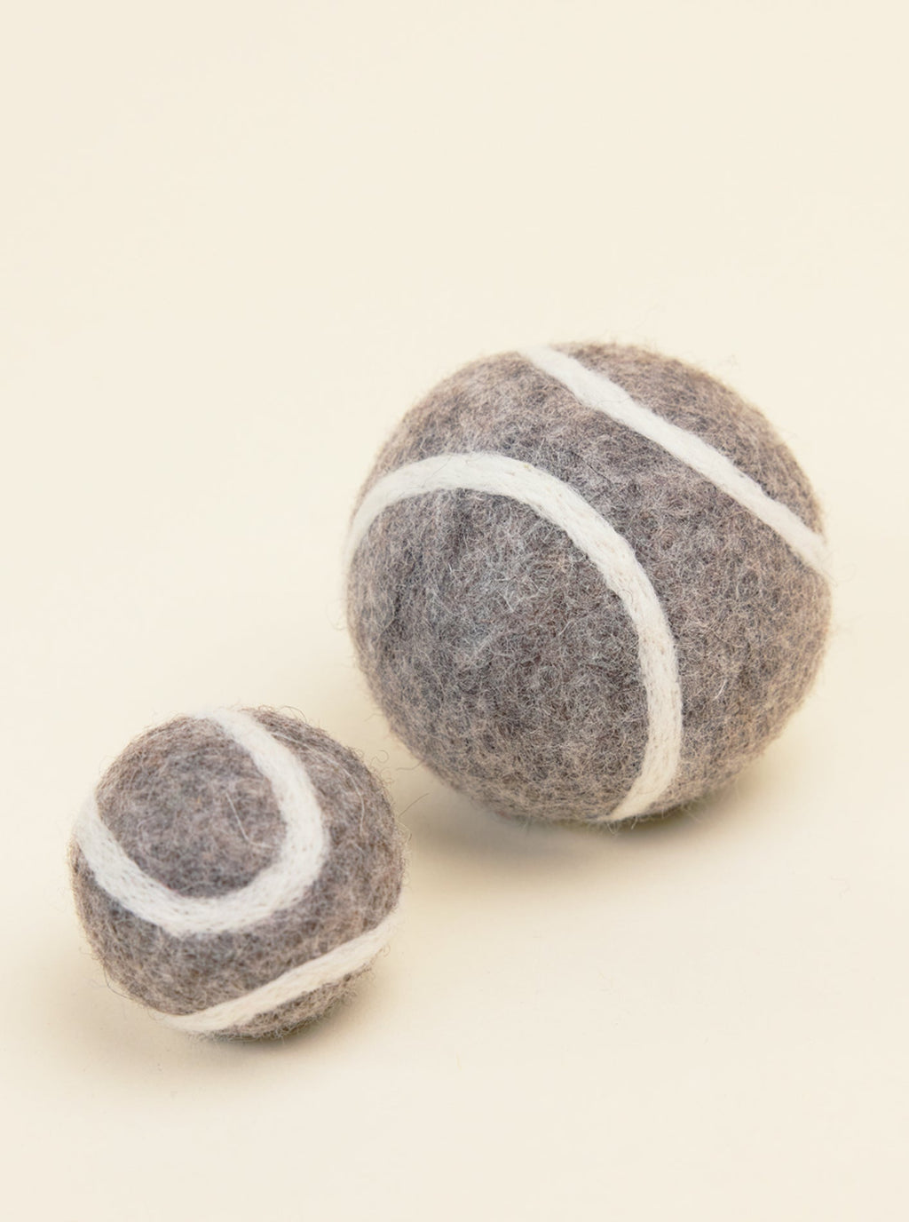 TENNIS BALL WOOL CAT TOY