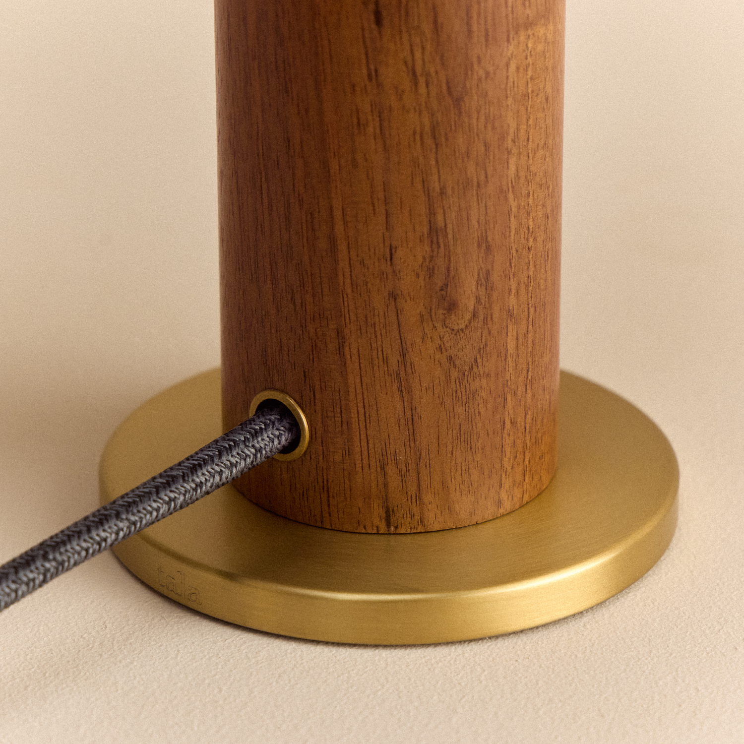 Knuckle Table Lamp in Walnut + Oblo