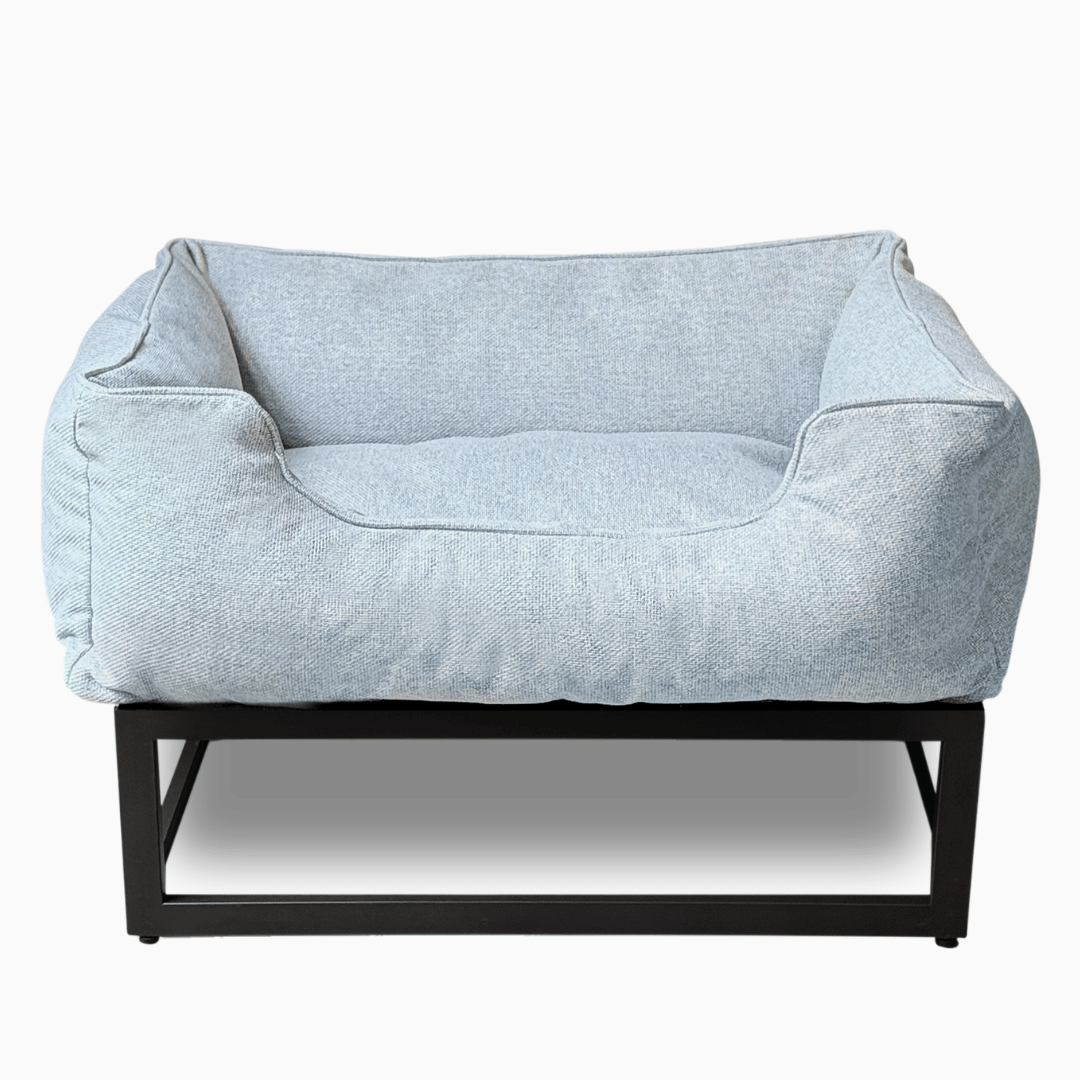 The FÜZI Elevated Dog Bed