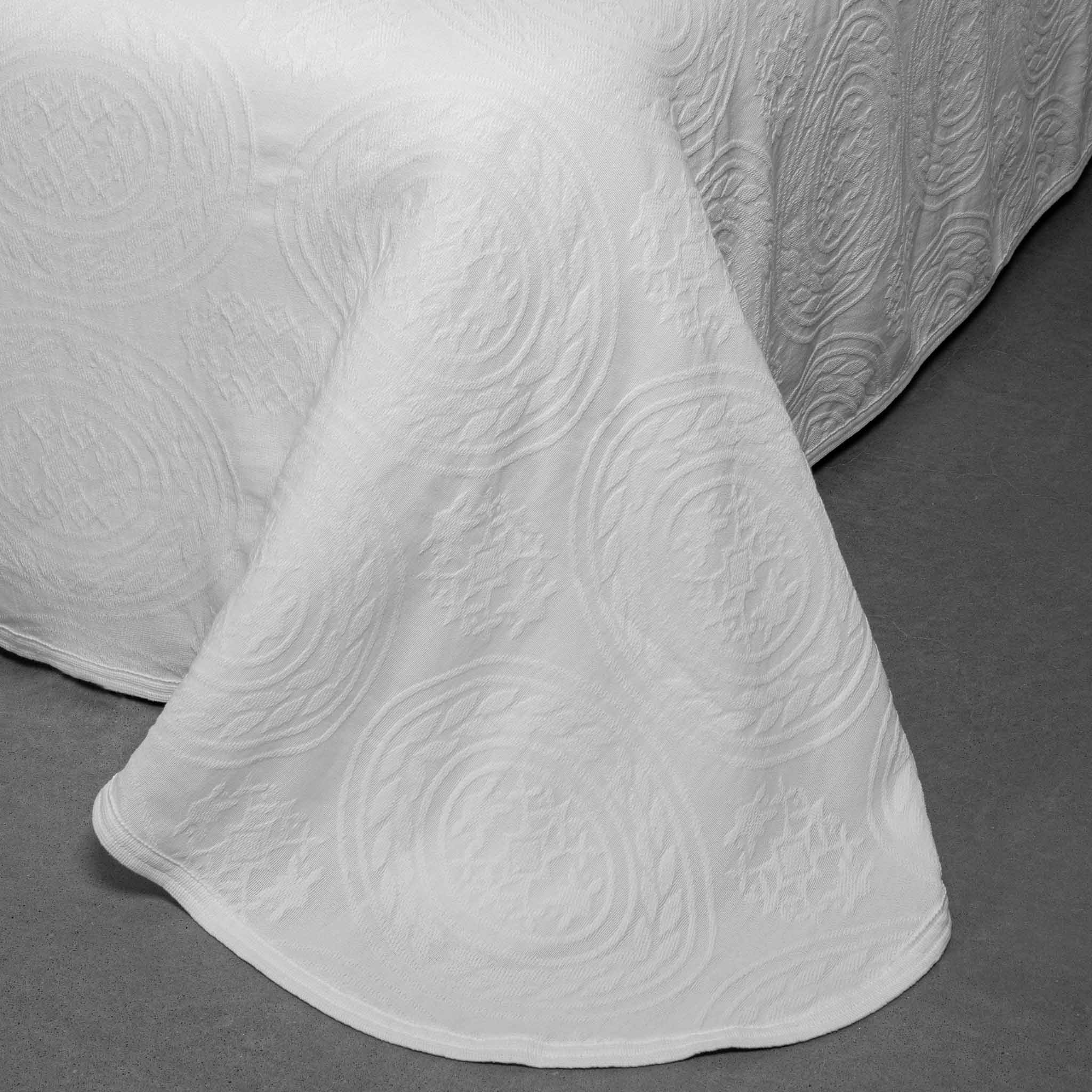 Medallion Jacquard Bedspreads